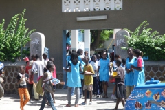 22102009Dakar_Sortint de lescola 020