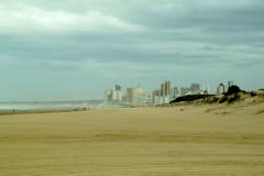 La platja des de l escullera Necochea